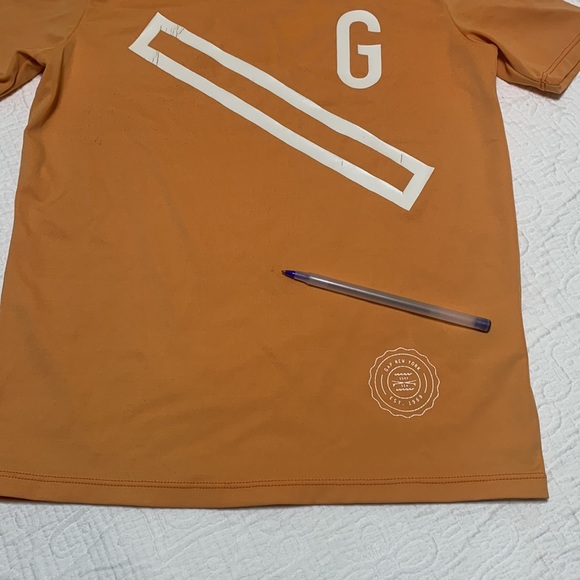 6-7 (5/$20) Gap Rashguard Short-Sleeve - Picture 3 of 13